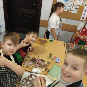 att._zvfPN8ecgSpEosHrEZrNe7CuahAcADza51Qu33b4Ig