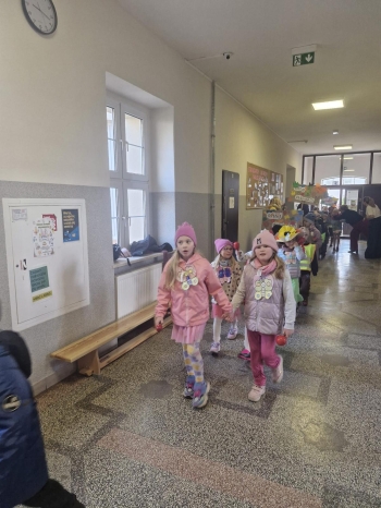 f10d931a-6bdb-485e-85c8-90948324dc29