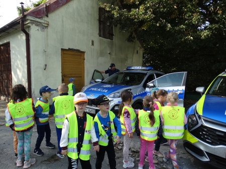 Oddziały przedszkolne z wizytą na Posterunku Policji w Osiu