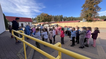 Sprzątanie Świata i Dzień Ziemniaka w klasach pierwszych